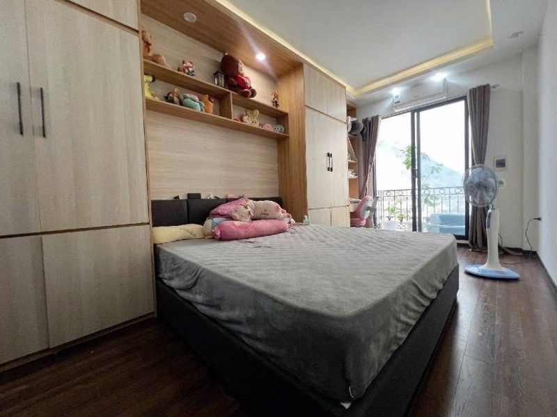 Bán nhà Ngọc Lâm, Long Biên 5 tầng, 35m² - Ô tô đỗ cửa, 7 tỷ