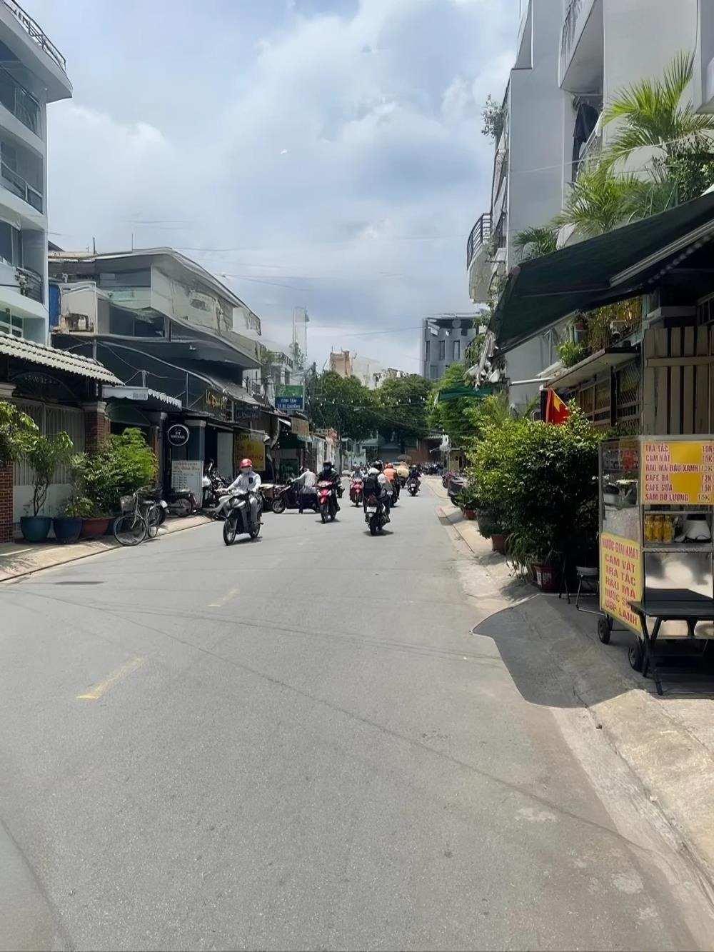 Bán Nhà Quận 10 Mặt Tiền 5 Tầng - Giá 15.5 Tỷ - Kinh Doanh Sầm Uất