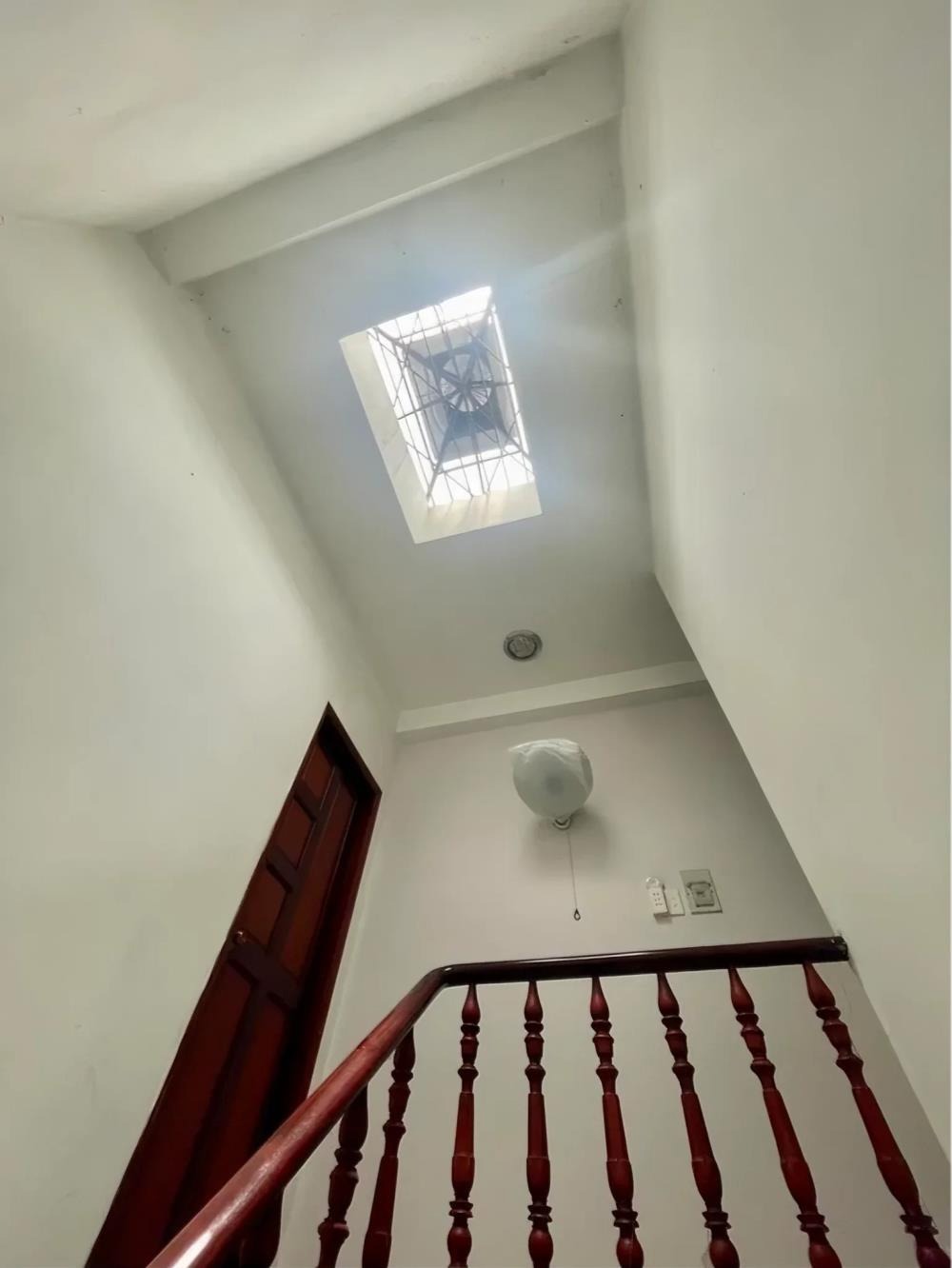 Bán Nhà Quận 10 Mặt Tiền 5 Tầng - Giá 15.5 Tỷ - Kinh Doanh Sầm Uất