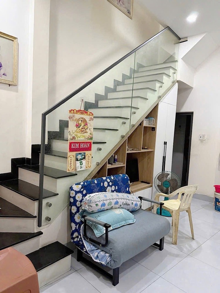 BÁN NHÀ 2 TẦNG TTTP MẶT TIỀN KINH DOANH ĐƯỜNG HẢI ĐỨC -PHƯƠNG SƠN