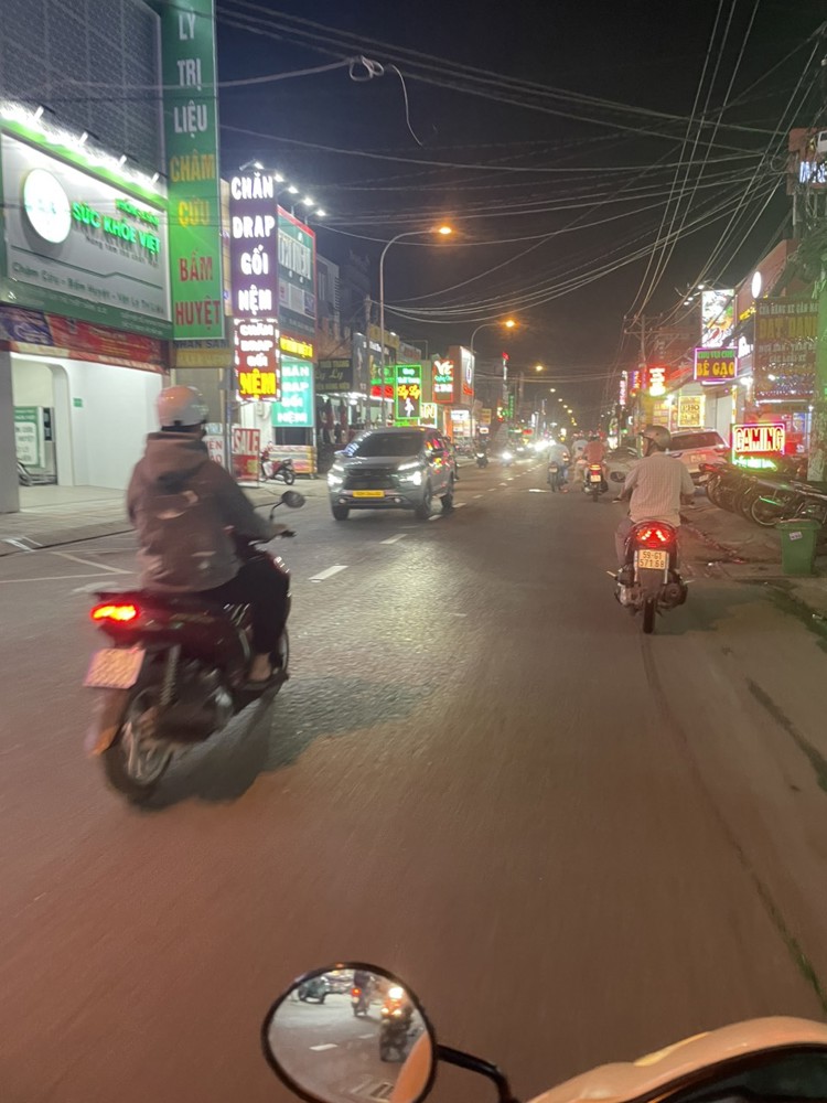 Bán nhà mặt tiền 4,3x30m giá 10,8 tỷ Đường Nguyễn Ảnh Thủ
