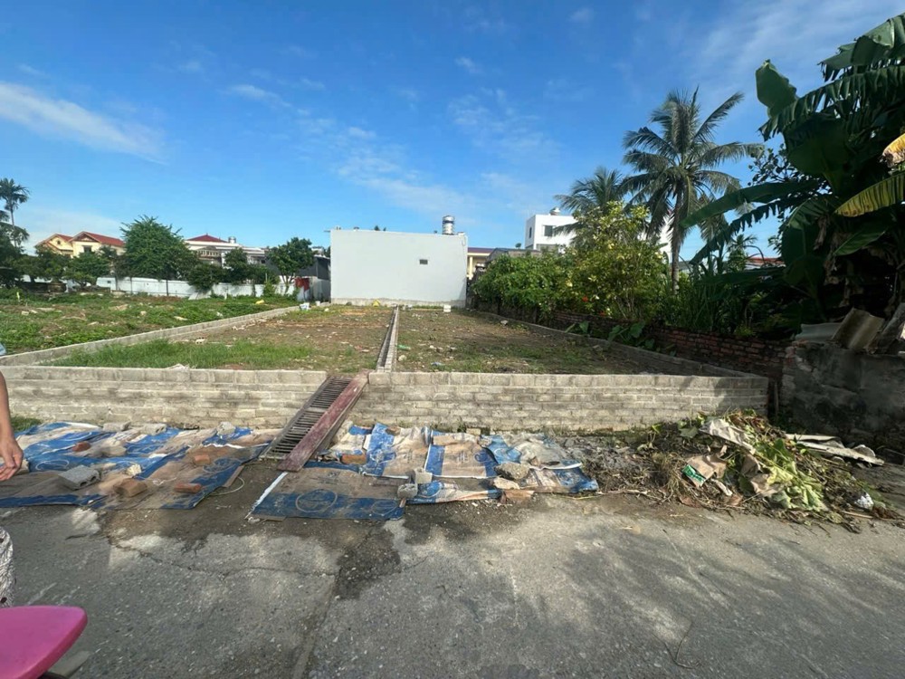 1.8x tỷ 109m2 Kỳ Sơn Kiến Thụy Zalo 0567222555