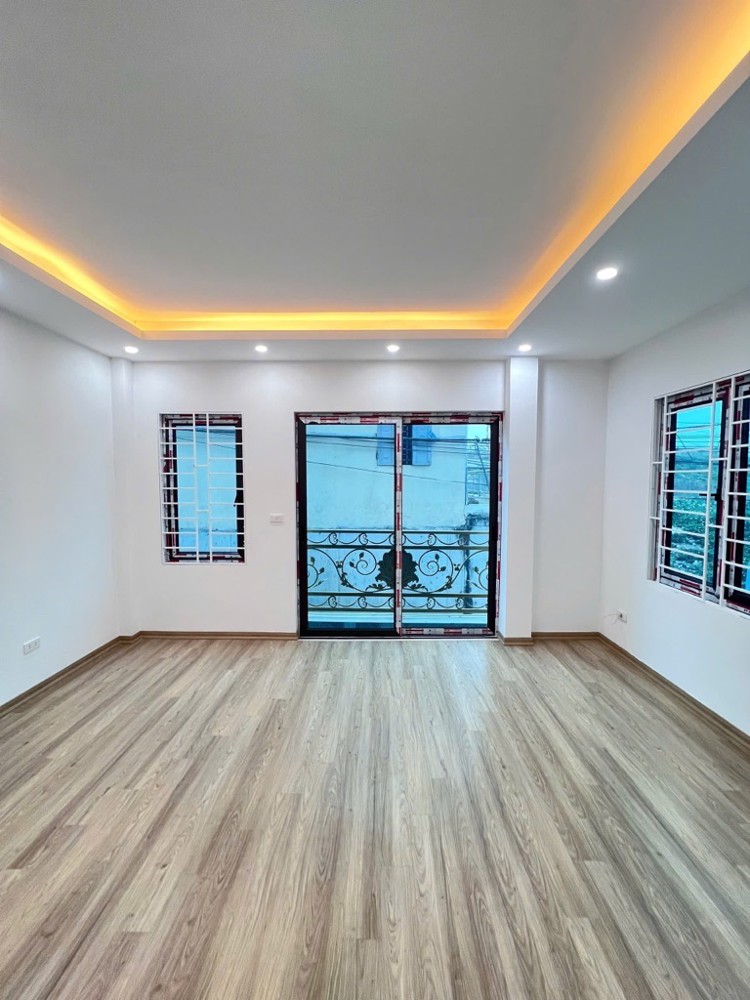 Siêu phẩm  hơn 5 tỷ xíu nhà đẹp Liên Mạc 35m, 4 tầng Ô TÔ đỗ cổng tiện ích ngập tràn