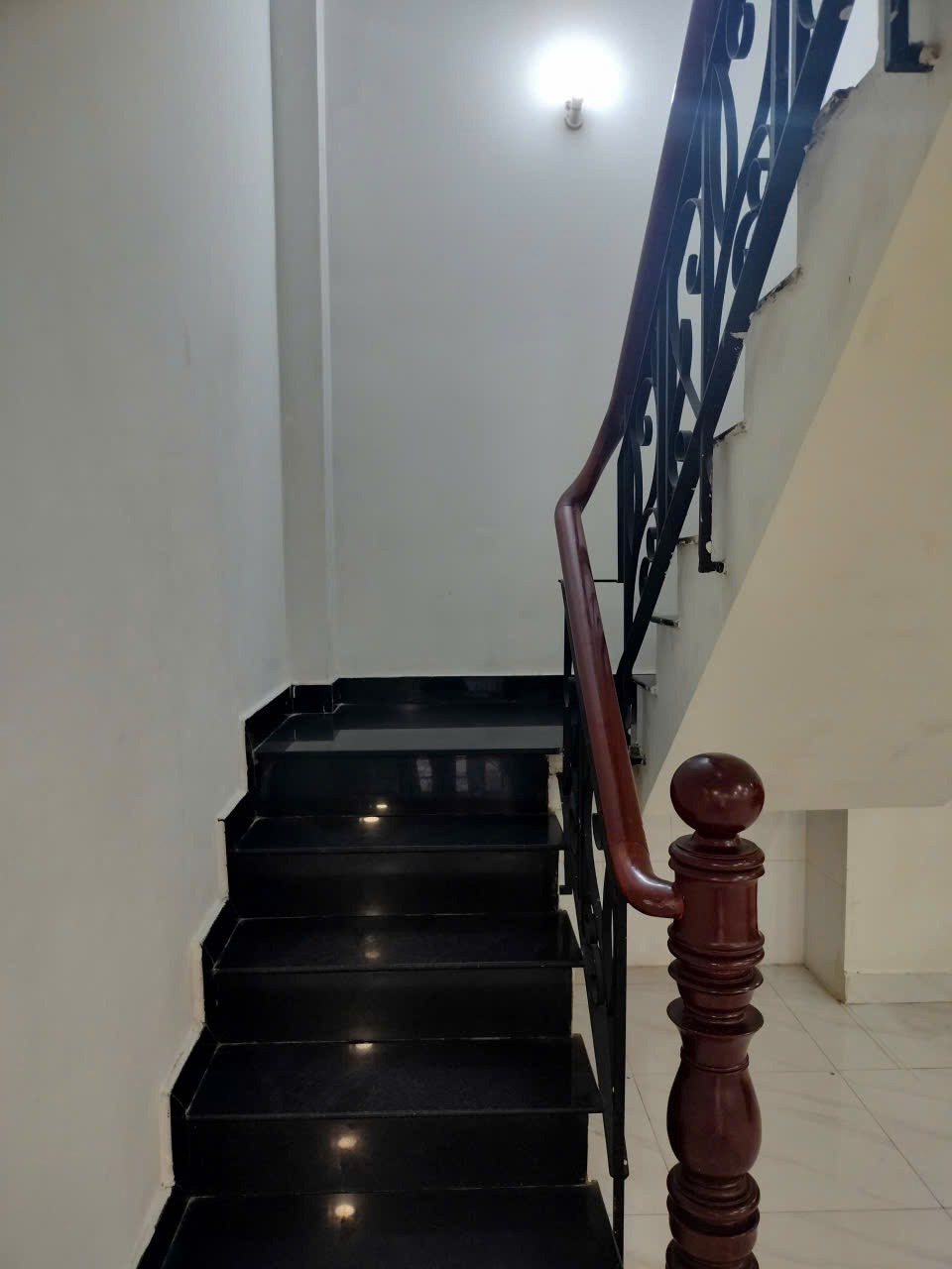 Bán nhà 4 tầng Bình Tân - 5m x 10m - Vị trí đắc địa, giá tốt