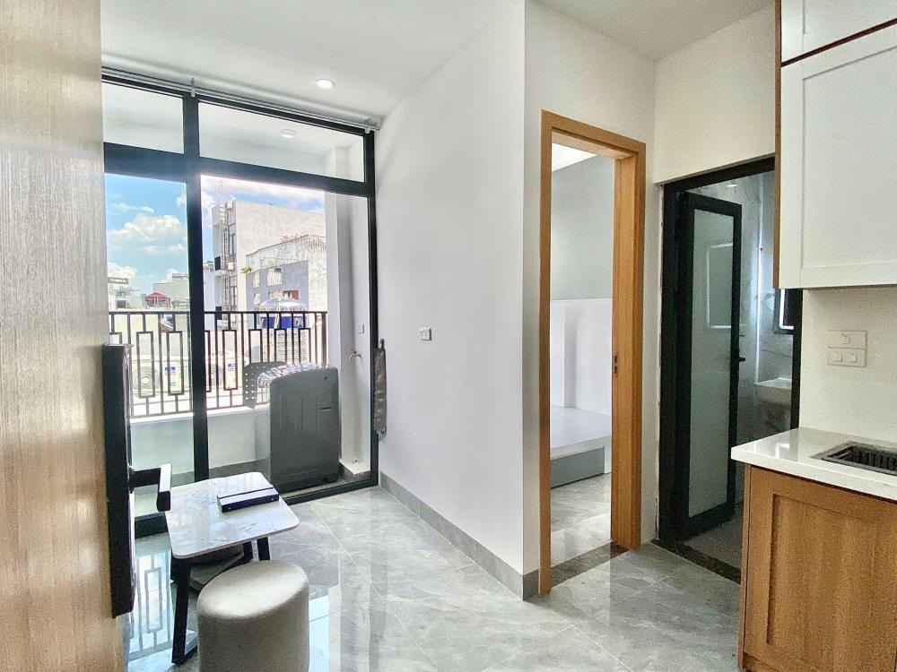 Bán CCMN Mặt Tiền Cầu Giấy - Doanh Thu 105 Triệu/Tháng
