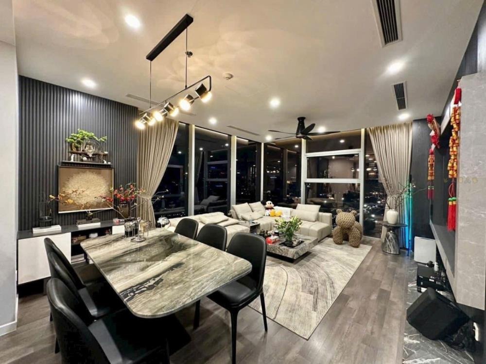 Bán Căn Hộ 3PN Vinhomes D’Capitale - C7 - View Đẹp, Full Nội Thất