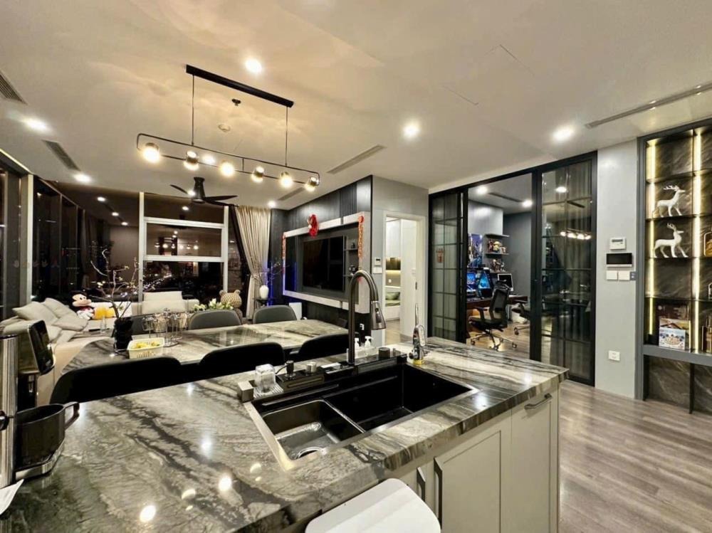 Bán Căn Hộ 3PN Vinhomes D’Capitale - C7 - View Đẹp, Full Nội Thất