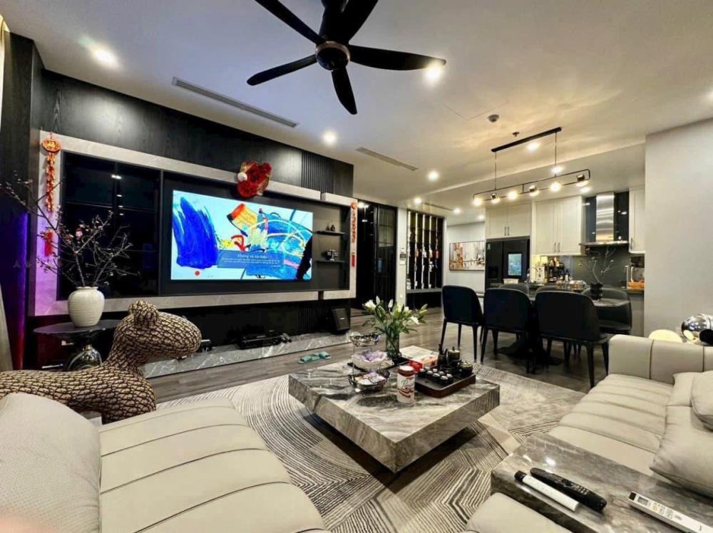 Bán Căn Hộ 3PN Vinhomes D’Capitale - C7 - View Đẹp, Full Nội Thất