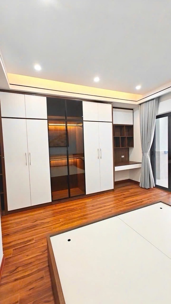 Chung Cư Mặt Phố Nguyễn Thị Định - 3PN Full Nội Thất - Giá 6.x Tỷ