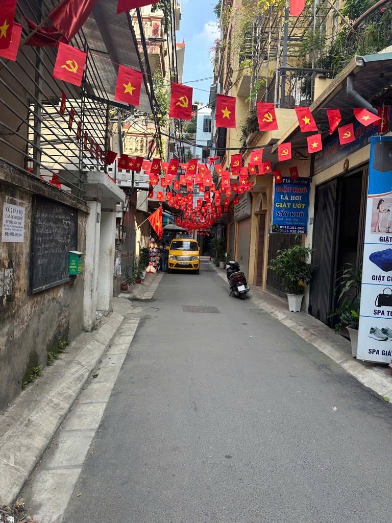 Bán nhà Hoa Bằng, Cầu Giấy - 35m², 5 Tầng, Giá 6.8 Tỷ