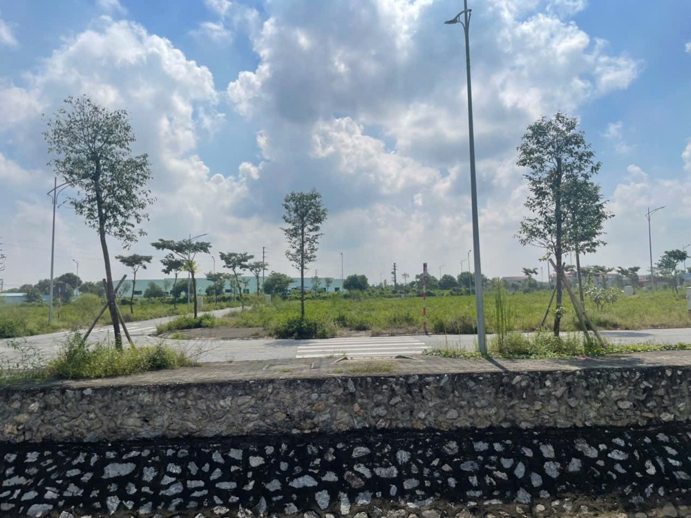 KĐT HÀ PHƯƠNG 4, NHÂN CHÍNH CŨ(Nay Xã Vĩnh Trụ)MỘT LÔ GÓC CÂY XANH 2 MẶT THOÁNG TẠI LÀN 2 KHÔNG LỖI
