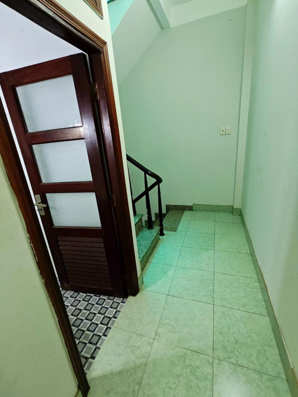 Bán nhà Quận 3 - Mặt tiền Trường Sa, 31.8m2, 4 Tầng BTCT - Giá 5.x Tỷ