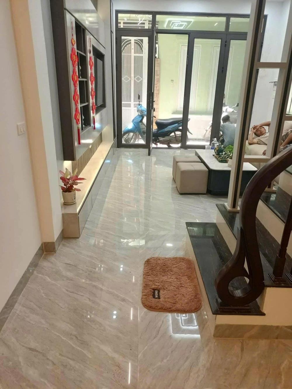 Nhà phố Xuân Thủy 39-42m2, 4 tầng, Sổ đỏ đẹp - Giá 10.6 tỷ