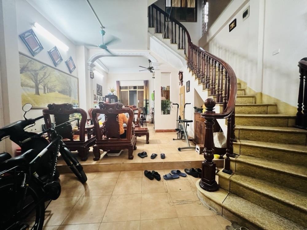 Bán Nhà Phố Vọng - Vị Trí Đẹp, Diện Tích Rộng, Giá Tốt