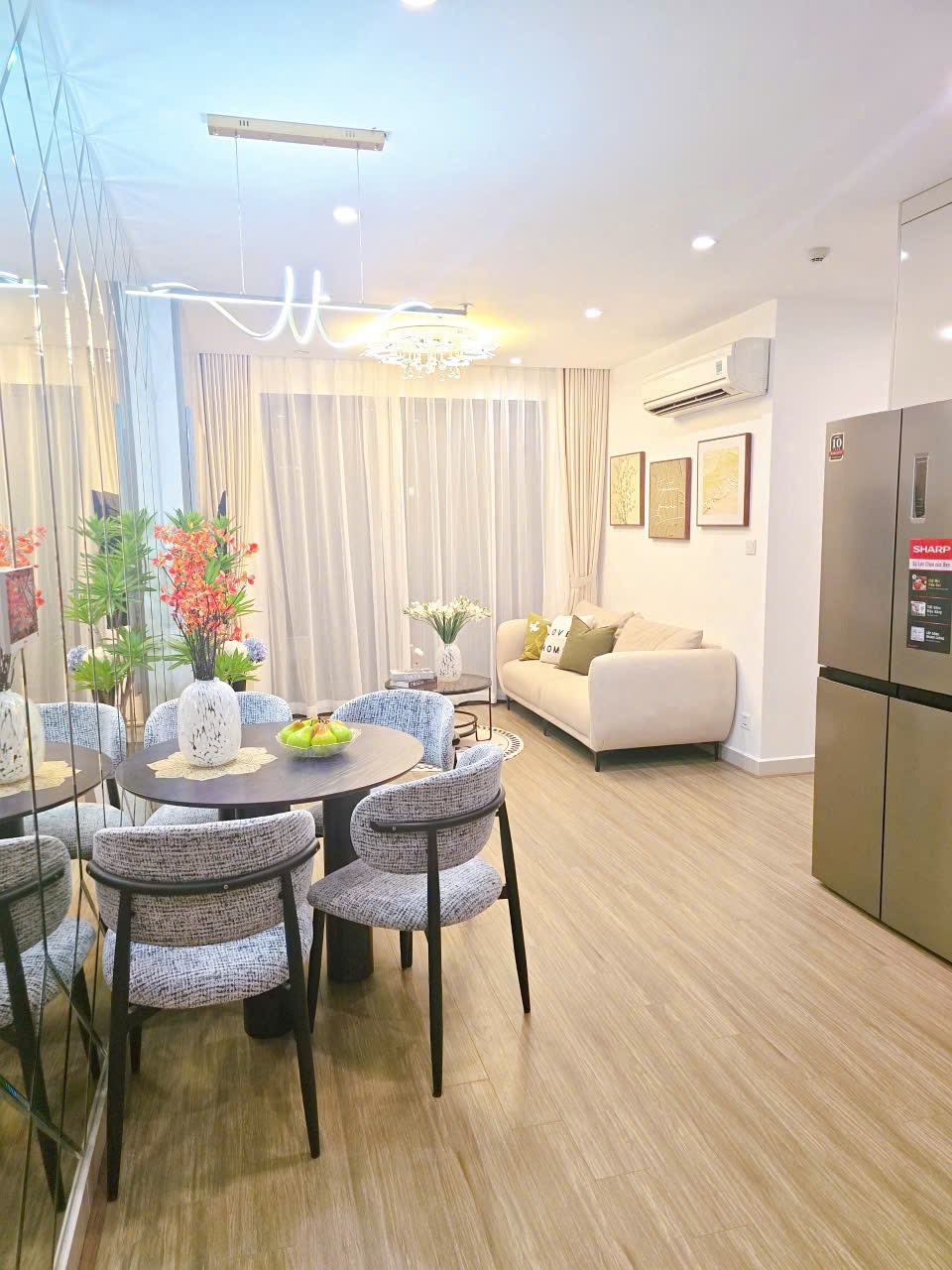 Căn hộ 2PN Seasons Avenue: 81m2, View Đẹp, Giá 6.x Tỷ - Full Nội Thất