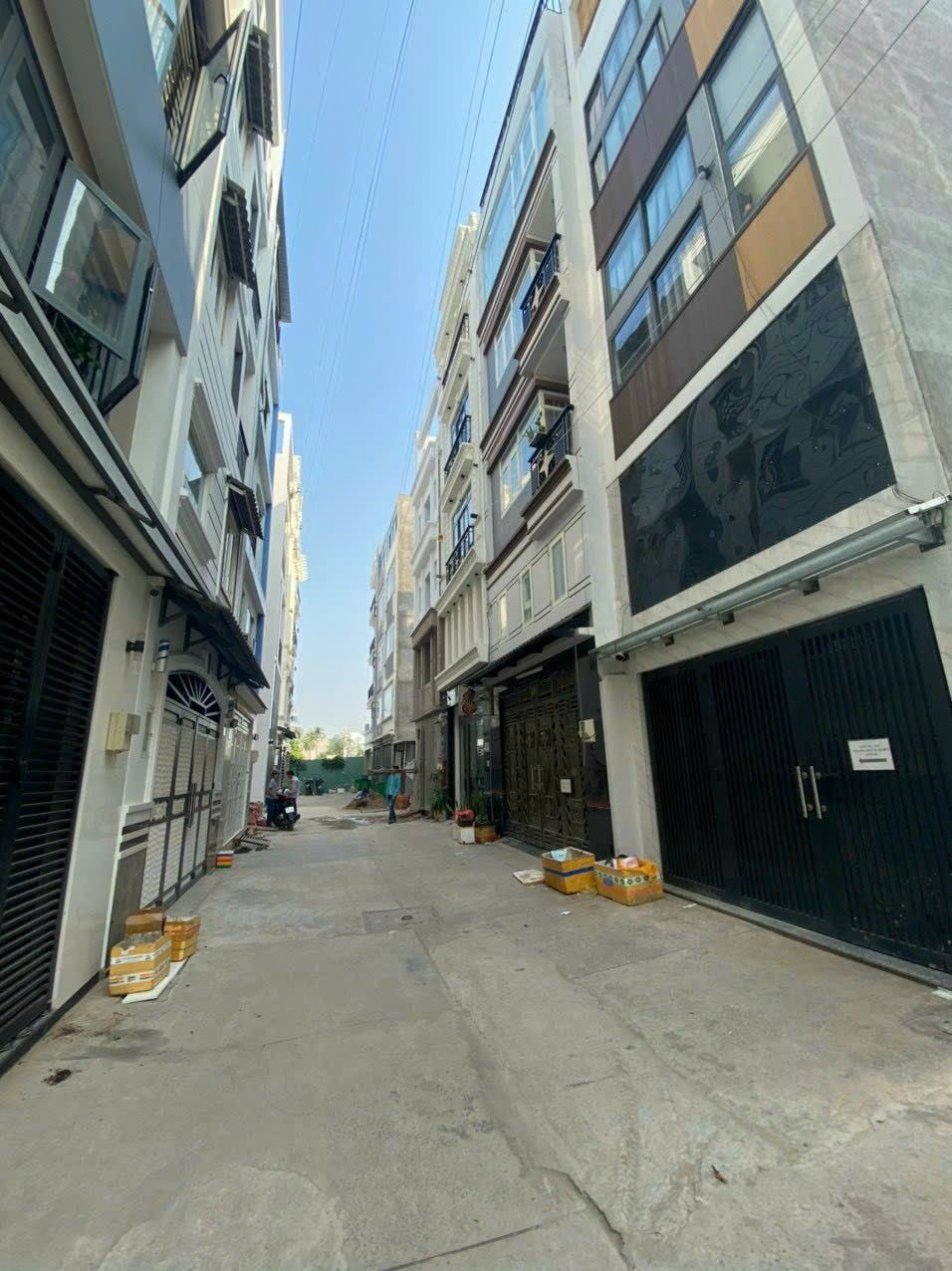Bán Nhà Nguyễn Xí, Bình Thạnh - 8 Phòng Ngủ, 5 Tầng - Giá 9 Tỷ