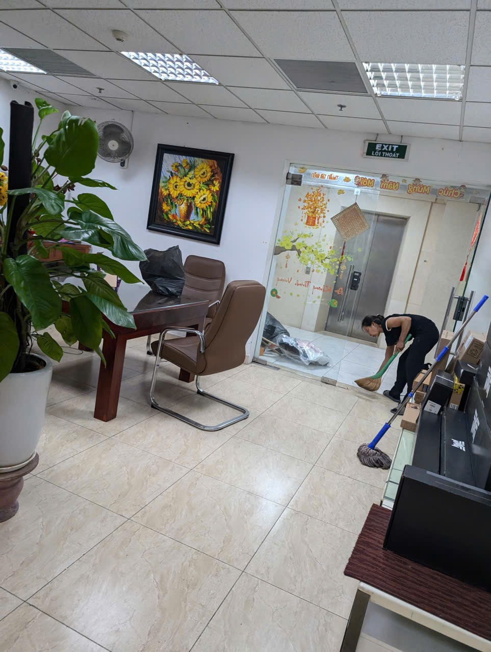 Cho thuê sàn văn phòng tòa D2 Giảng Võ, Ba Đình - Diện tích linh hoạt, Full Nội Thất