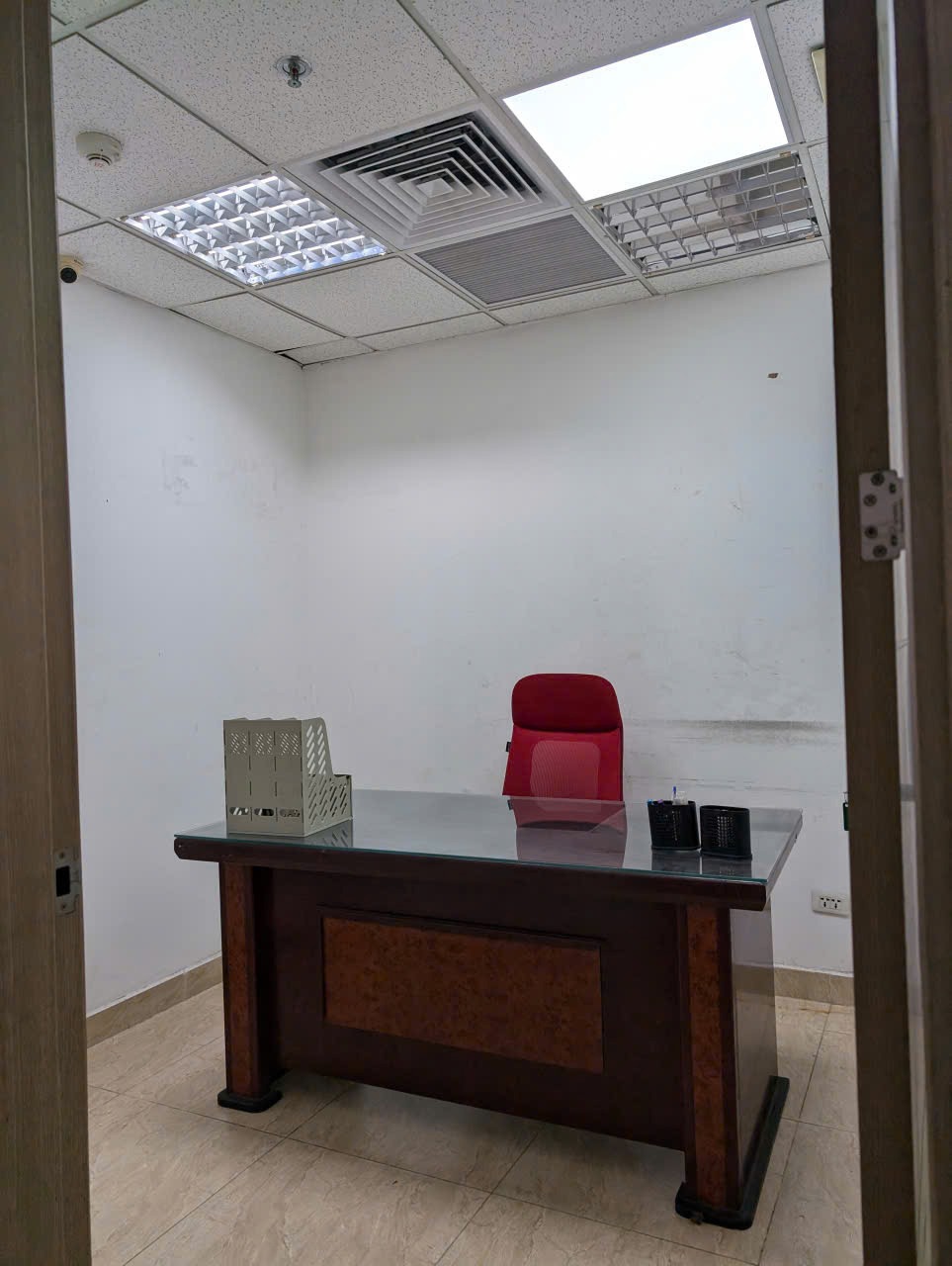 Cho thuê sàn văn phòng tòa D2 Giảng Võ, Ba Đình - Diện tích linh hoạt, Full Nội Thất