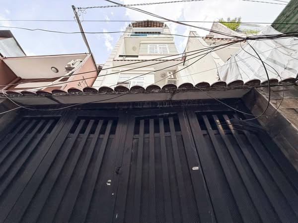 Nhà Đường Nguyễn Đình Chính Quận Phú Nhuận Phường 15