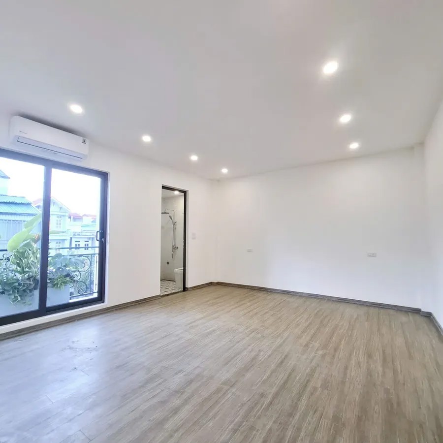 NHÀ MỚI FULL NỌI THẤT Phố Nguyễn Văn Linh 46m2 X 6 Tầng 7.8 Tỷ Long Biên