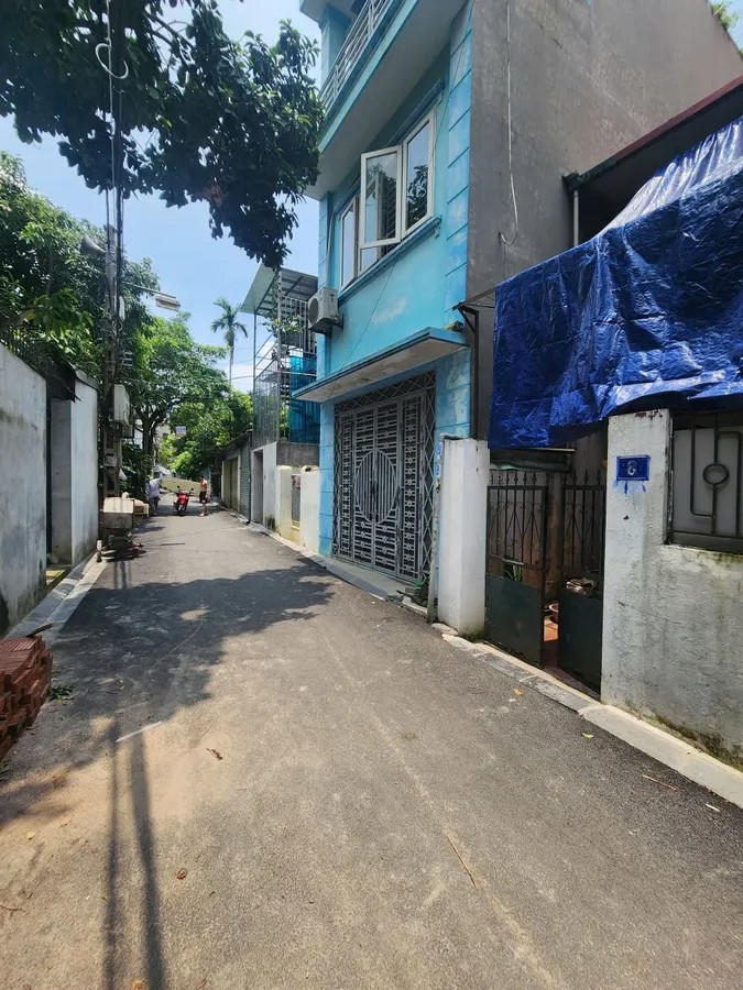 BÁN ĐẤT TẶNG NHÀ 3 TẦNG MẶT NGÕ O TÔ THÔNG Phố Ngọc Thụy 69m2 X 10.8 Tỷ Long Biên