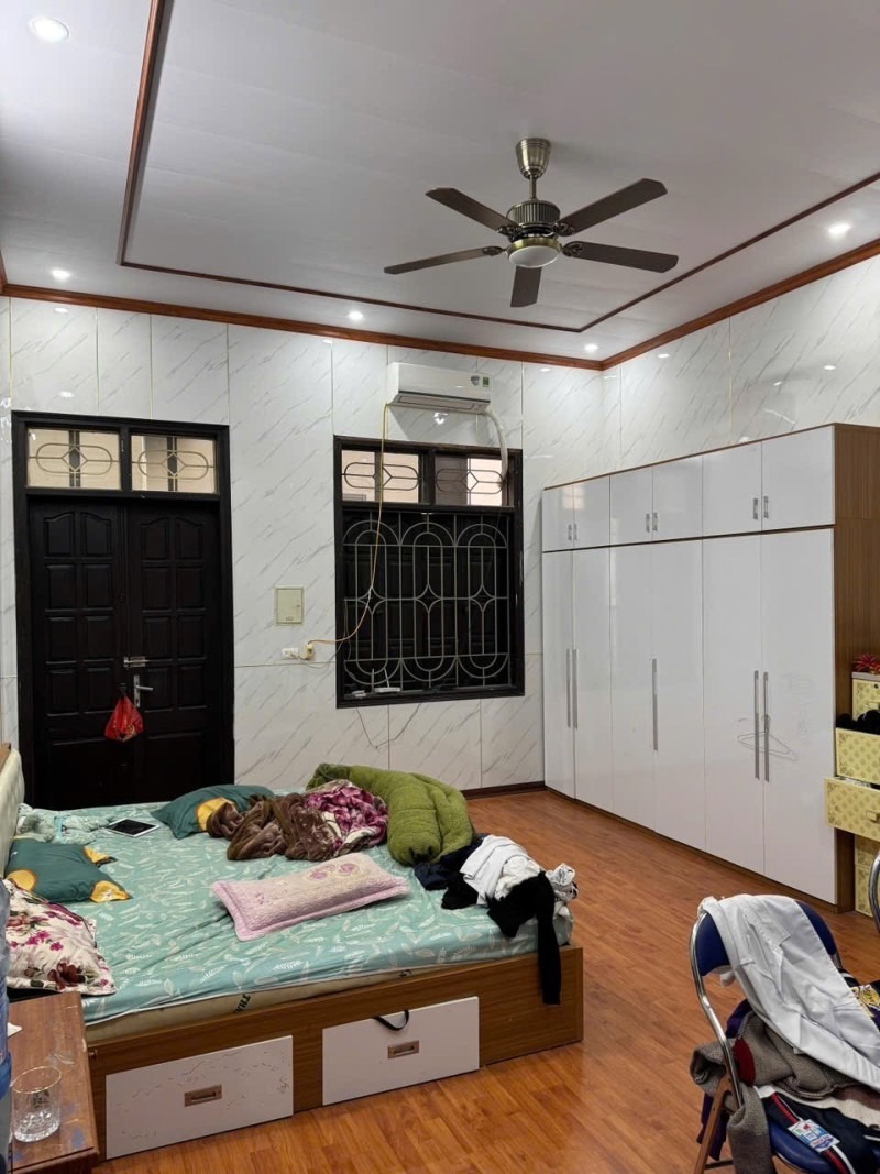 Bán Nhà Thạch Bàn, Long Biên - 93m², 3 Tầng, Lô Góc, Giá 13 Tỷ