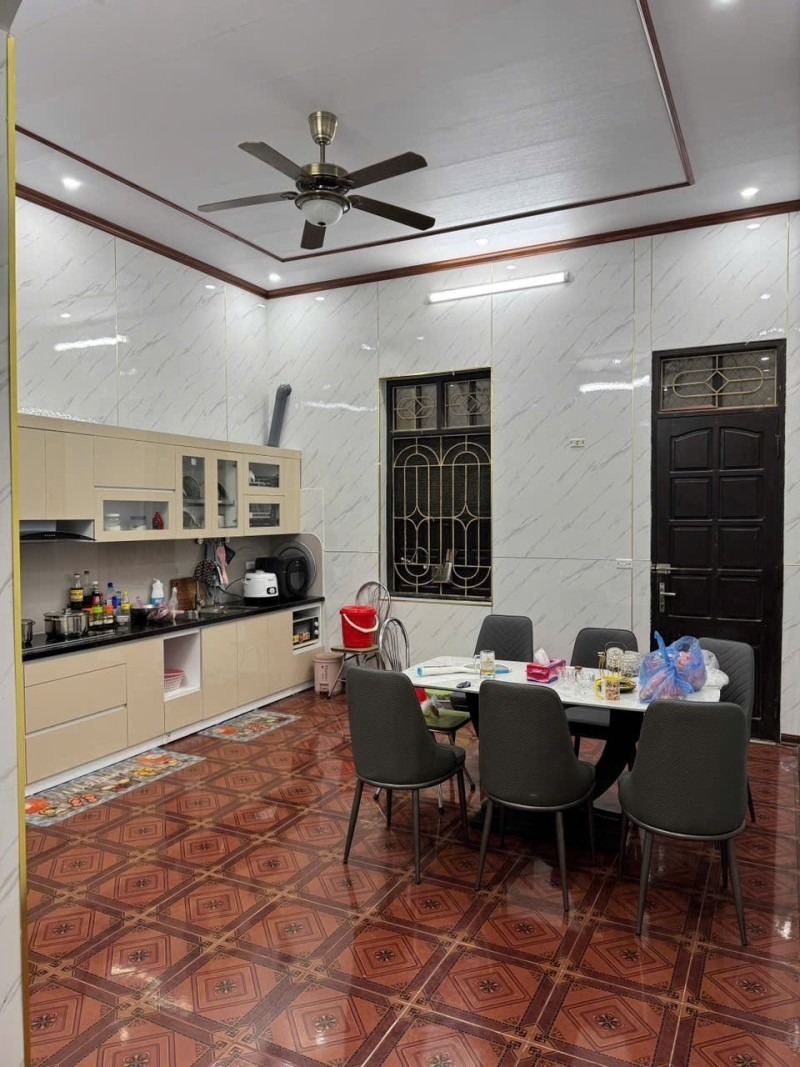 Bán Nhà Thạch Bàn, Long Biên - 93m², 3 Tầng, Lô Góc, Giá 13 Tỷ