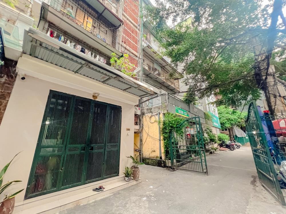 Bán Căn Hộ Tập Thể Ba Đình - 4.3 Tỷ - Vị Trí Đẹp, Ô Tô Đỗ Cận Cửa