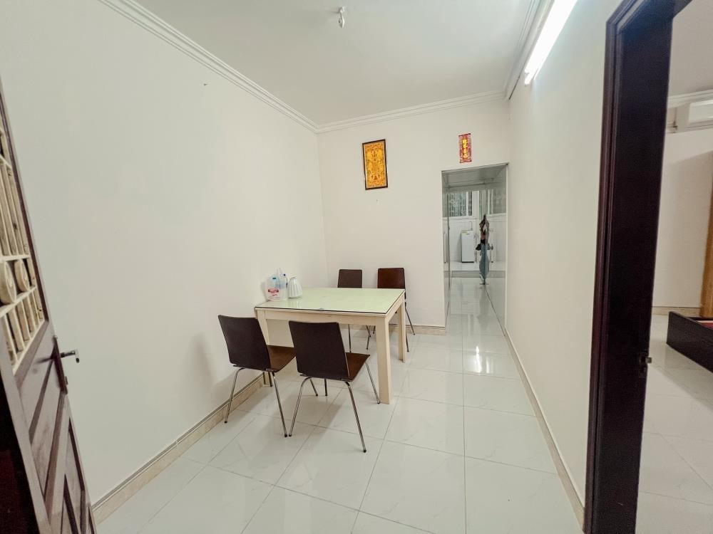 Bán Căn Hộ Tập Thể Ba Đình - 4.3 Tỷ - Vị Trí Đẹp, Ô Tô Đỗ Cận Cửa