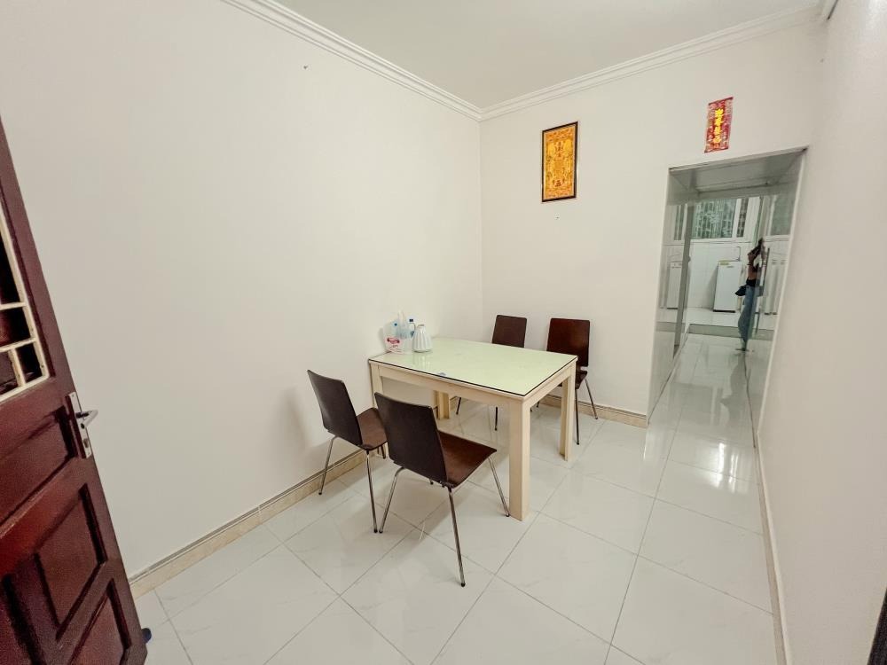 Bán Căn Hộ Tập Thể Ba Đình - 4.3 Tỷ - Vị Trí Đẹp, Ô Tô Đỗ Cận Cửa