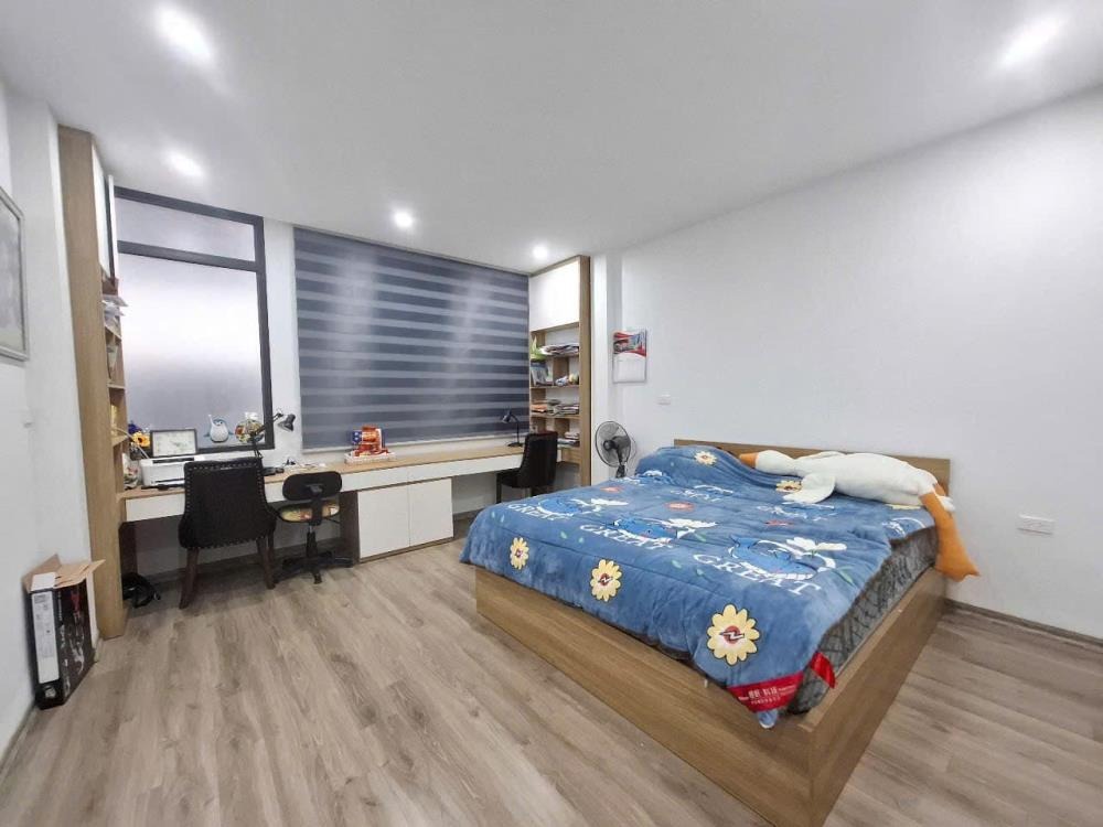 Bán nhà Tây Hồ 46m2, 4 Tầng, Mặt Tiền 4.2m, Giá 11 Tỷ - Ngõ Ô Tô