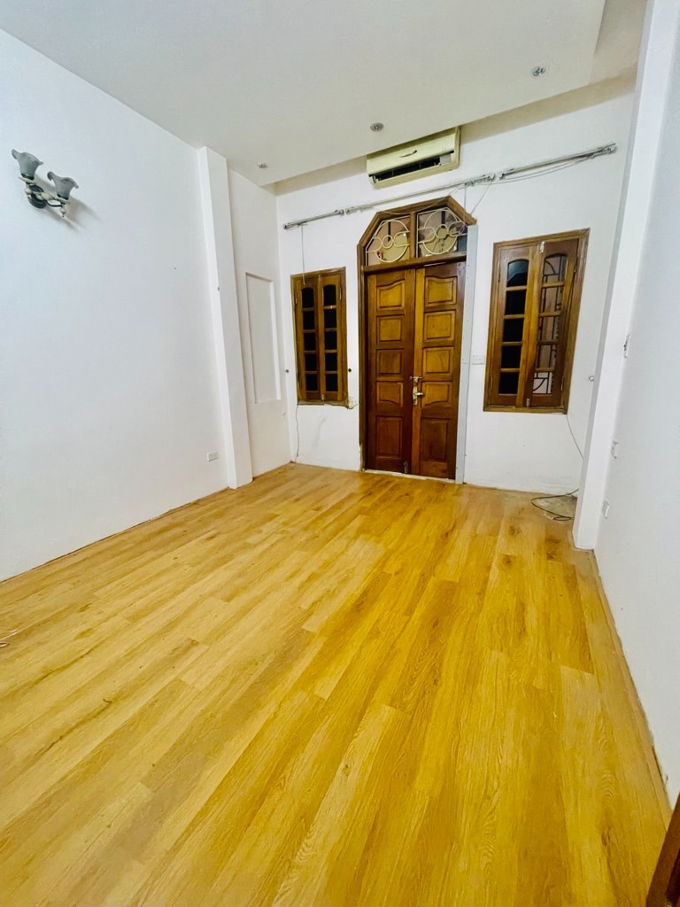 Nhà Phố Thái Thịnh - 51m2, 5 Tầng, 10.8 Tỷ - Ngõ Rộng, Sân Xe