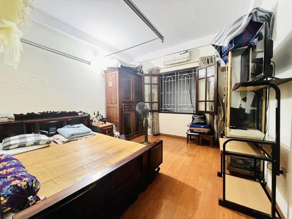 Bán nhà Tây Hồ 40m2 x 5 tầng, 10 tỷ - Ngõ Ô Tô, Dân Xây, Gần Ciputra