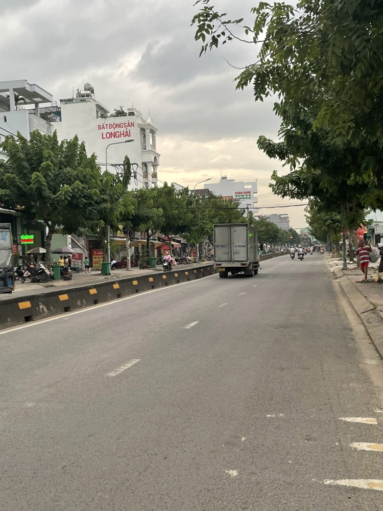 Bán đất mặt tiền Lê Thị Riêng Q12 DT ngang 34.20x37 thổ cư 1.264 m2 giá 95 tỷ liên hệ 0919 781159