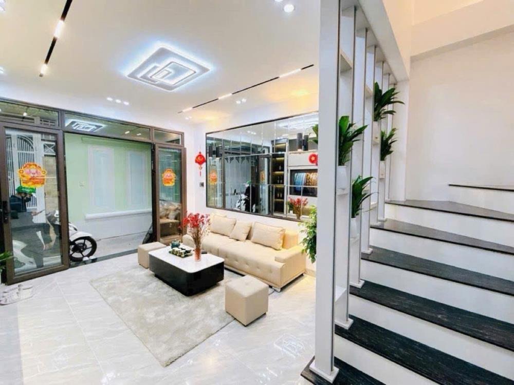 Bán nhà mặt phố Đặng Tiến Đông, Đống Đa - 58m2, 7 tầng, vị trí trung tâm