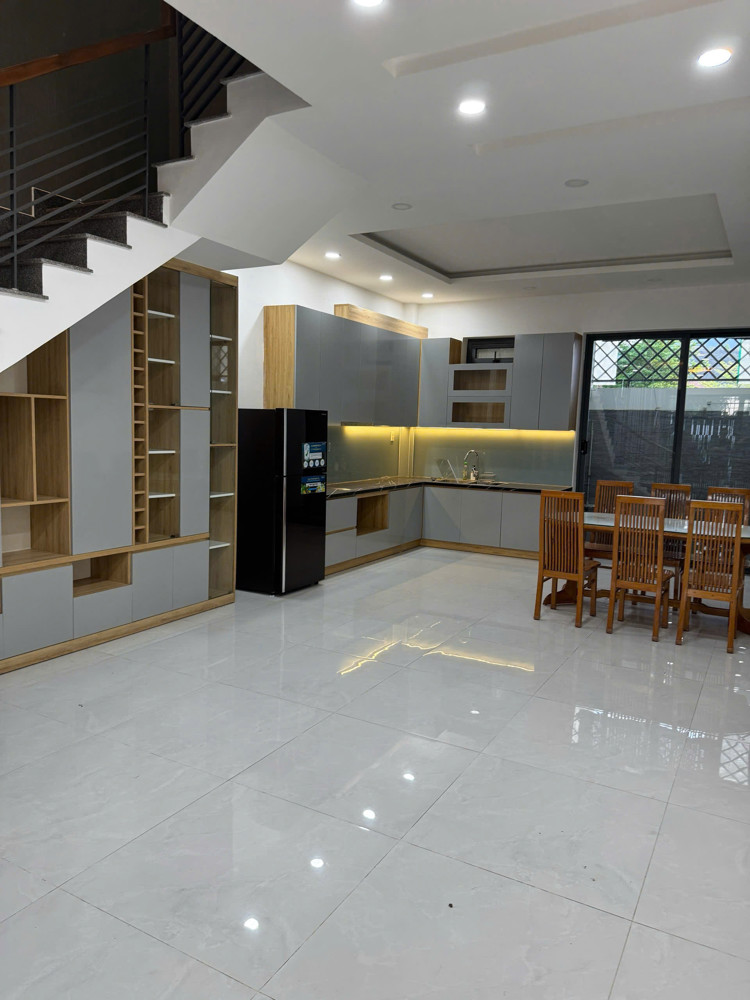 Nhà đẹp đường 16m gần bệnh viện, trường học , đường nhựa 16m KDT Mỹ gia