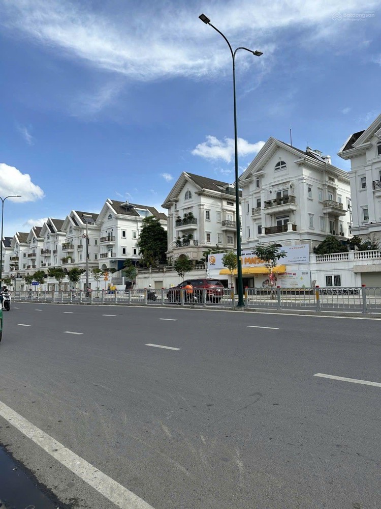 Căn duy nhất gần Dương Quảng Hàm 2 tầng, 5x15m, hẻm 4m, gần khu ăn uống giá 7.2 tỷ, ở ngay