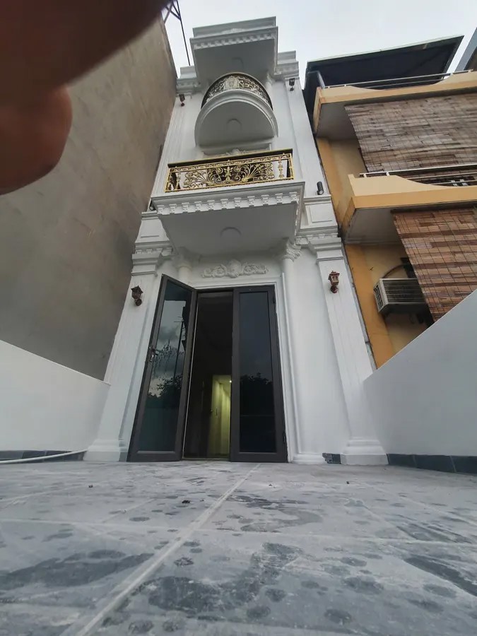 BÁN NHÀ MỚI PHỐ Ngô Gia Tự  Ô TÔ ĐỖ CỬA -VÀO NHÀ  69m2 X 4 tầng 16.5 tỷ Long Biên