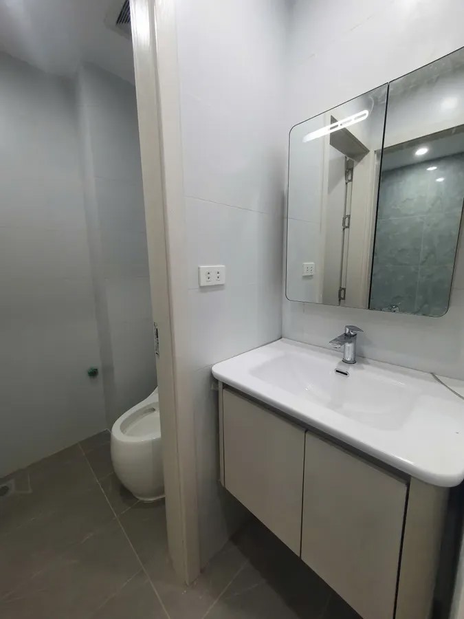 BÁN NHÀ MỚI PHỐ Ngô Gia Tự  Ô TÔ ĐỖ CỬA -VÀO NHÀ  69m2 X 4 tầng 16.5 tỷ Long Biên