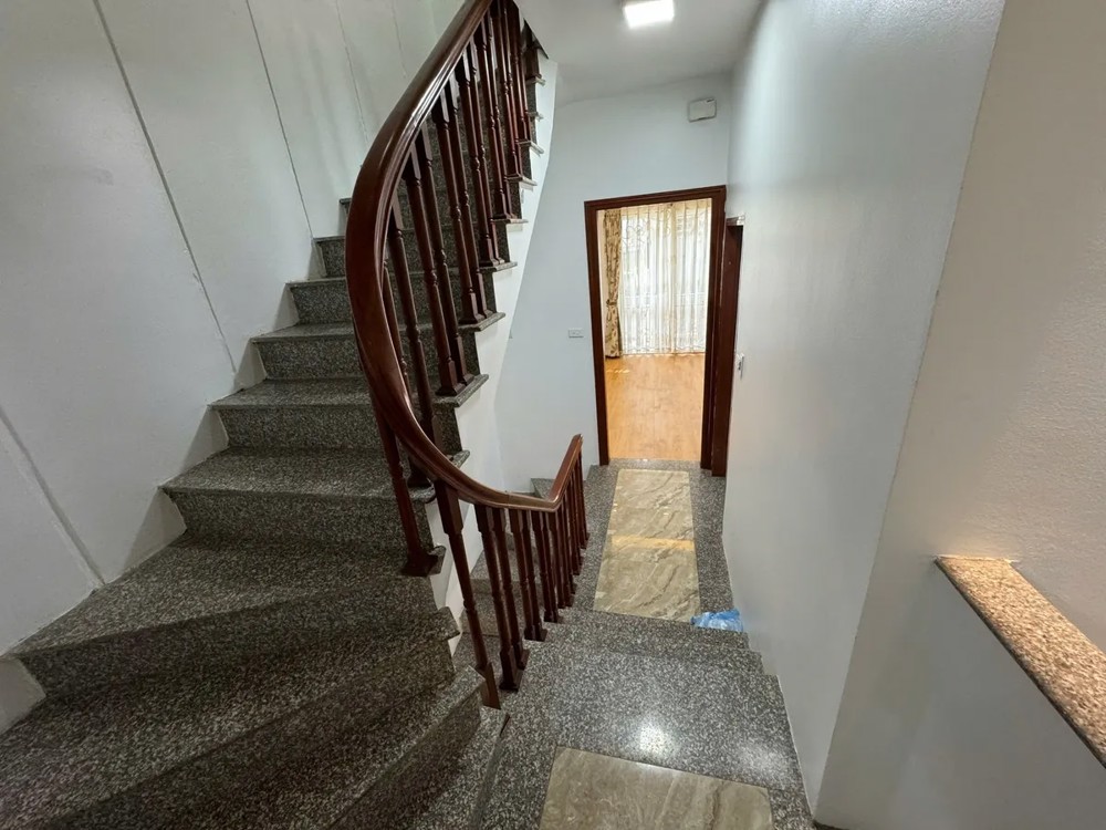 NHÀ ĐẸP FULL NỘI THẤT GẦN PHỐ -Ngọc Thụy 45M2 4 tầng 7.5 Tỷ Long Biên