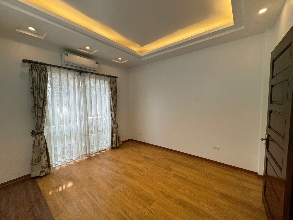 NHÀ ĐẸP FULL NỘI THẤT GẦN PHỐ -Ngọc Thụy 45M2 4 tầng 7.5 Tỷ Long Biên