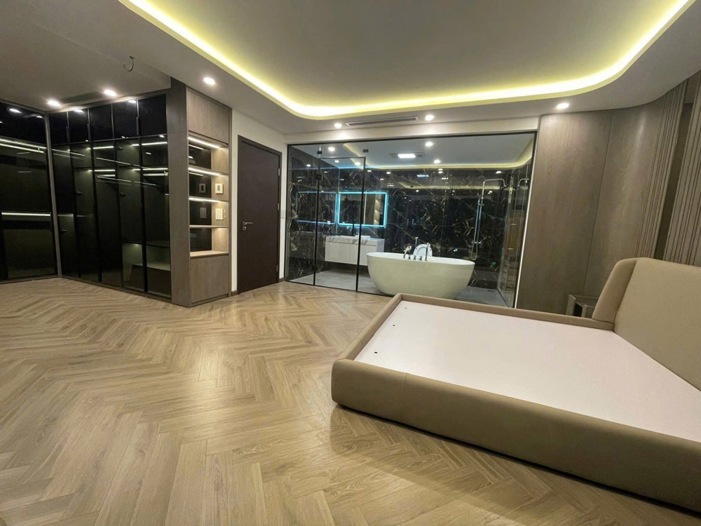 BÁN NHÀ MẶT HỒ LONG BIÊN - VIEW HỒ CỰC THOÁNG ĐẸP, GẦN CẦU LONG BIÊN