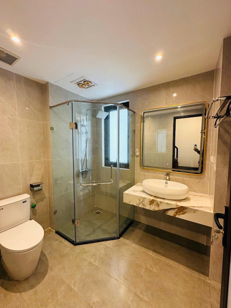 Bán nhà Thạch Cầu 52m 5 tầng MT4,7m lô góc ô tô đỗ hơn 6 tỷ