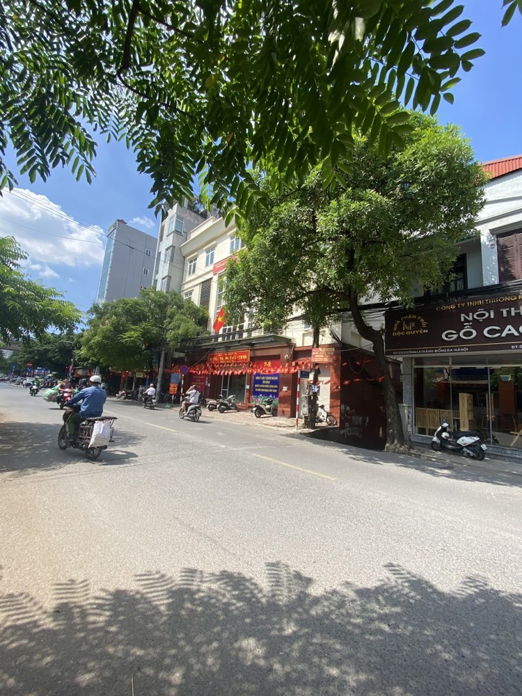 Lô góc mặt phố La Thành (to) không QH mặt tiền lớn VIP nhất phố 74m² nhà 3 tầng giá cực sốc 37 tỷ