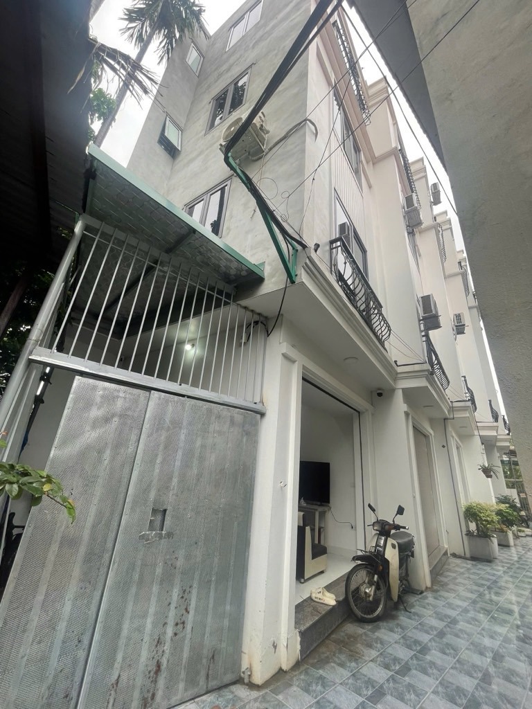 Bán nhà Đông La, Hoài Đức 30m2, 4 Tầng - Giá Chỉ 3 Tỷ+