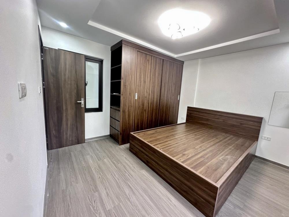 Bán Căn Hộ Tập Thể Thanh Xuân Nam - 3PN, Lô Góc, Ngõ Ô Tô - Giá 3.82 tỷ