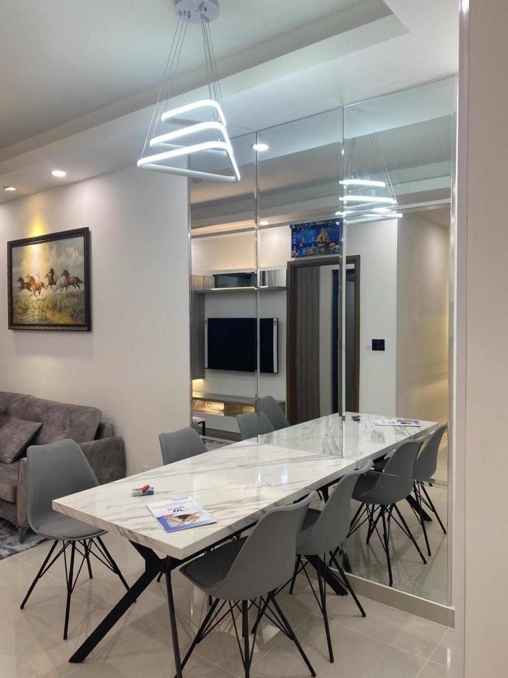 Căn Hộ 2PN 52m2 Lê Quang Định Full Nội Thất - View Đẹp, Sổ Riêng, Vay 70%