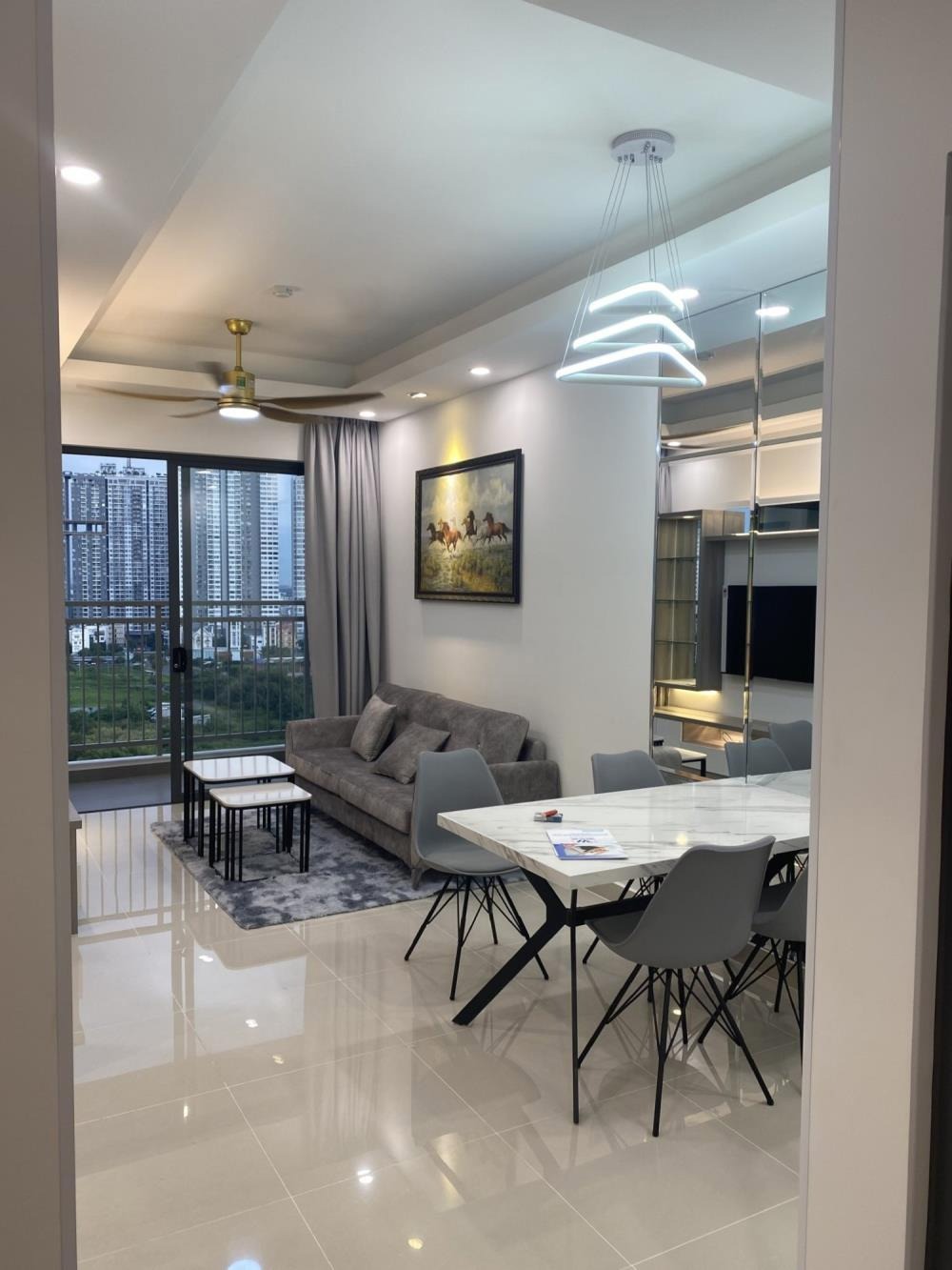 Căn Hộ 2PN 52m2 Lê Quang Định Full Nội Thất - View Đẹp, Sổ Riêng, Vay 70%