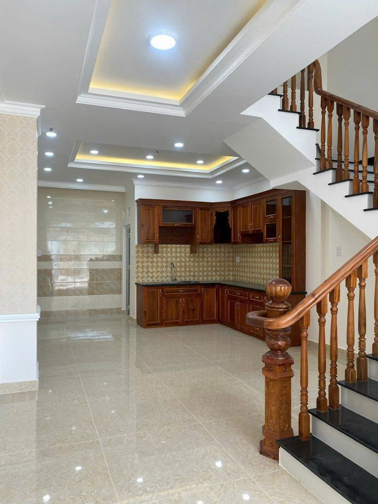 BÁN 2 CĂN NHÀ 3.5 TẦNG KHU ĐỒNG BỘ MẶT TIỀN 914 QUỐC LỘ 13, NGAY CHỢ ĐẦU MỐI THỦ ĐỨC