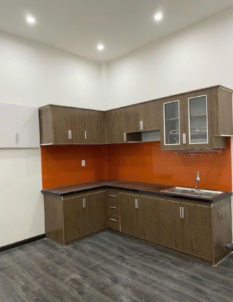 Với Nhỉnh 3 Tỷ có ngay nhà Trung Tâm Thành Phố - Nguyễn Hoàng 55m2 - 2 tầng kiên cố - Không lỗi